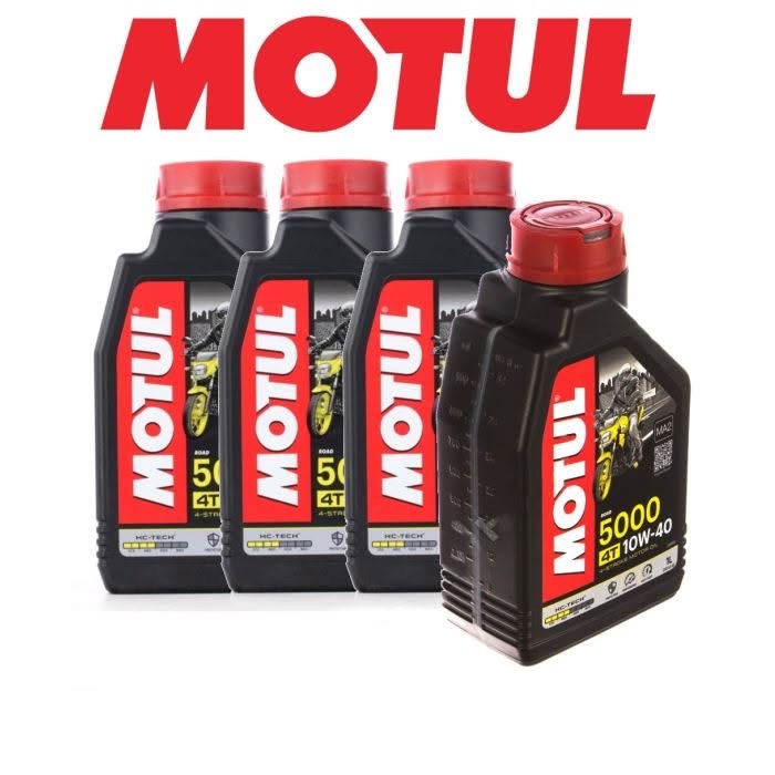 Confezioni di olio motore Motul in vendita nel negozio di ricambi auto a Lamezia Terme